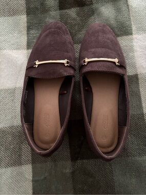 NWOT - Ardene Plum Suede Slip-On Loafers Size 7